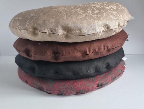 GRIĶU SPILVENI BEZ UZRAKSTIEM