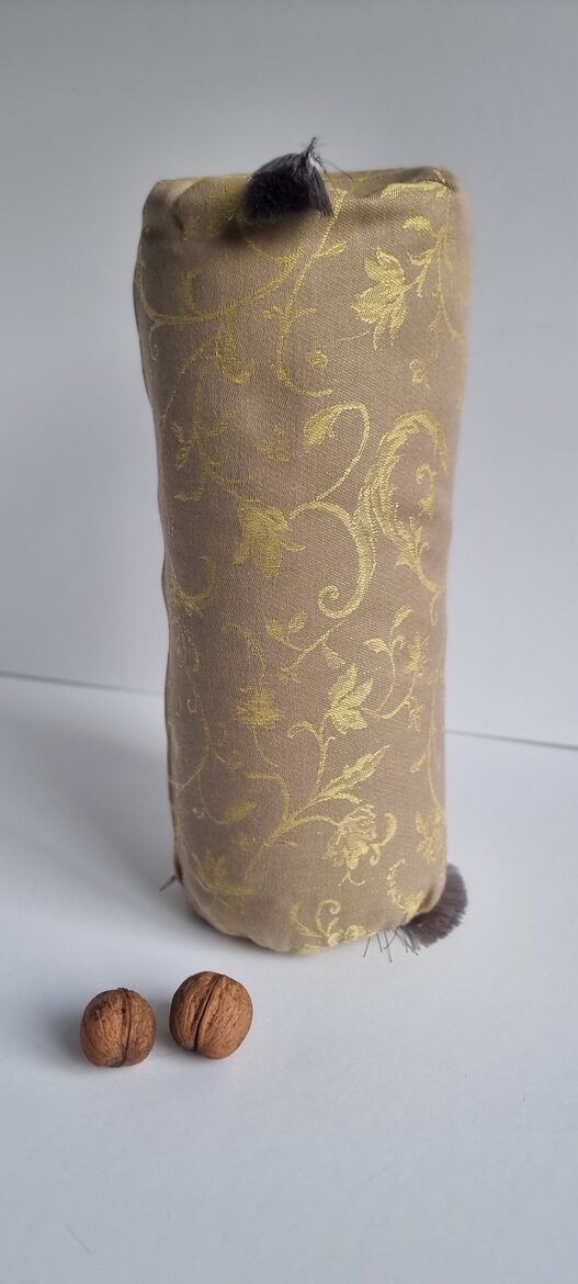 #2  LRULL BEZU*   PELĒKS AR GAIŠIEM DZELTENĪGIEM RAKSTIEM, AR PUŠĶIEM 40X15 CM