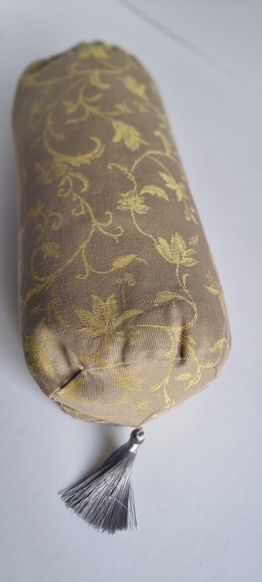 #2  LRULL BEZU*   PELĒKS AR GAIŠIEM DZELTENĪGIEM RAKSTIEM, AR PUŠĶIEM 40X15 CM