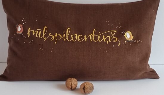 GRIĶU SPILVENS GARENAIS 1  "MĪĻSPILVENTIŅŠ" AR PUTNIEM BRŪNS 30X50CM  