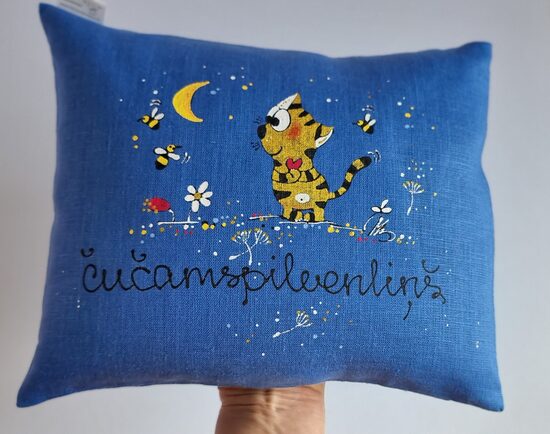 *4 BSP*  "ČUČAMSPILVENTIŅŠ" AR KAĶI ZILS  25X30 CM